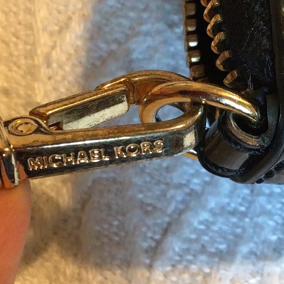 Michael Kors Wallets - Picture 14 of 15